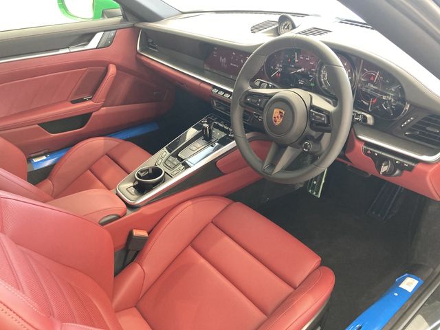Porsche 911 2022-05 27924-1