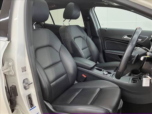 Mercedes Benz GLA-CLASS 2017-12 15838-11