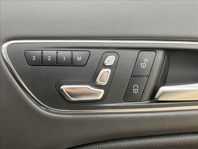 Mercedes Benz GLA-CLASS 2017-12 15838-6