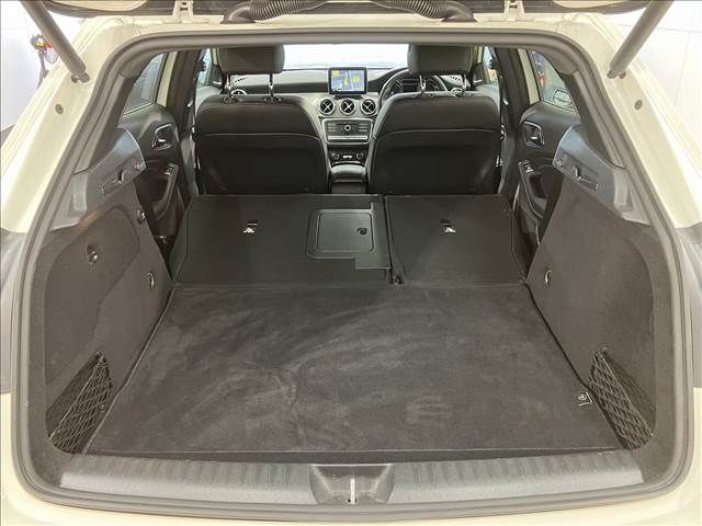 Mercedes Benz GLA-CLASS 2017-12 15838-13