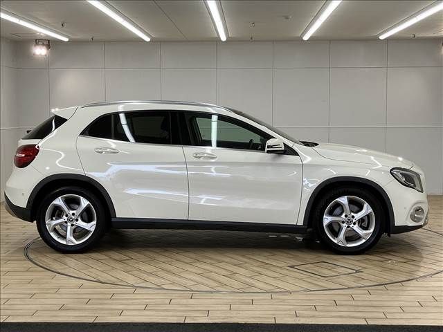 Mercedes Benz GLA-CLASS 2017-12 15838-16