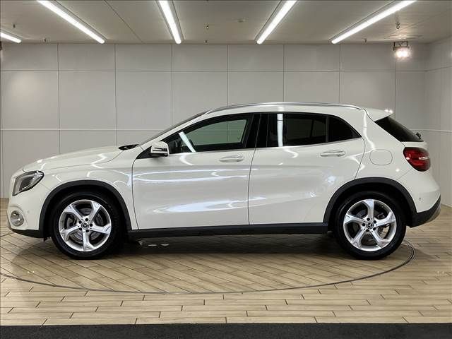 Mercedes Benz GLA-CLASS 2017-12 15838-15