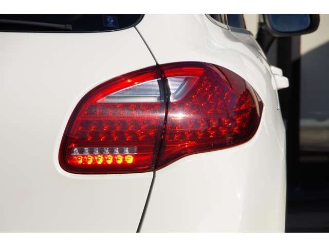 Porsche CAYENNE 2011-07 2506-18