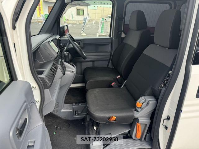 Honda N-VAN 2019-05 328660-10