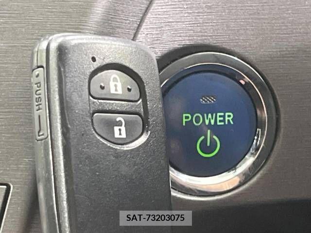 Toyota PRIUS 2014-02 239832-5