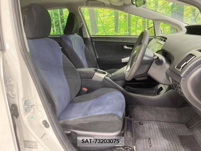 Toyota PRIUS 2014-02 239832-8