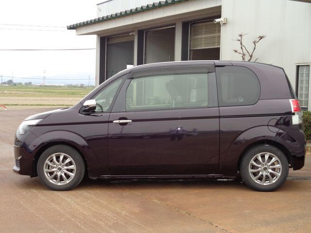 Toyota SPADE 2016-12 7898-5