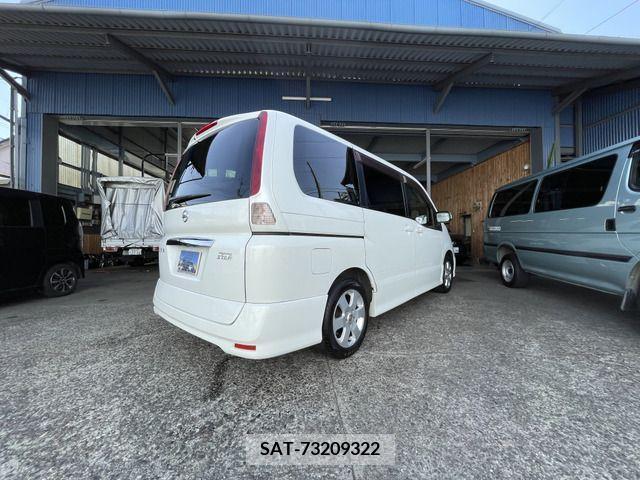 Nissan SERENA 2010-08 284277-8