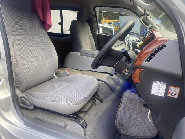 Toyota HIACE VAN 2005-06 190922-11