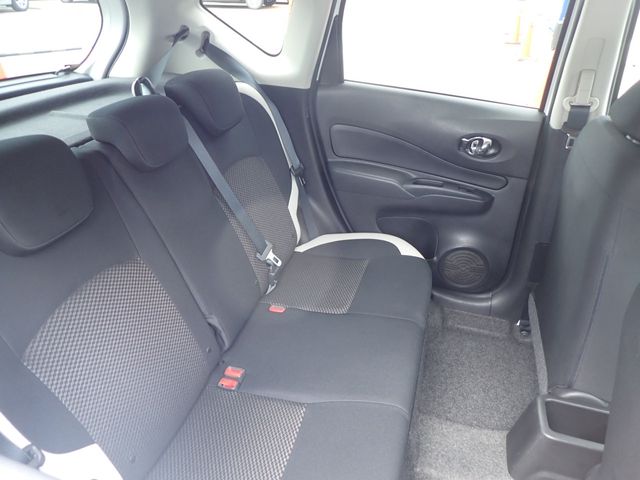 Nissan NOTE 2018-08 6870-14