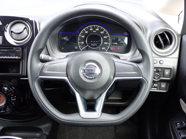 Nissan NOTE 2018-08 6870-7