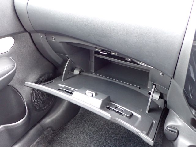 Nissan NOTE 2018-08 6870-10