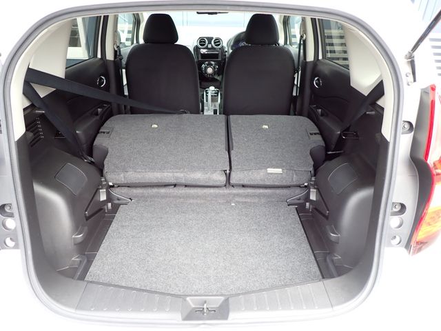 Nissan NOTE 2018-08 6870-16