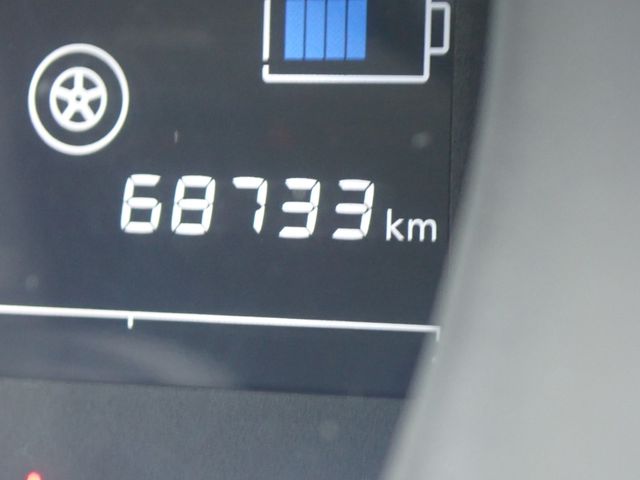 Nissan NOTE 2018-08 6870-8