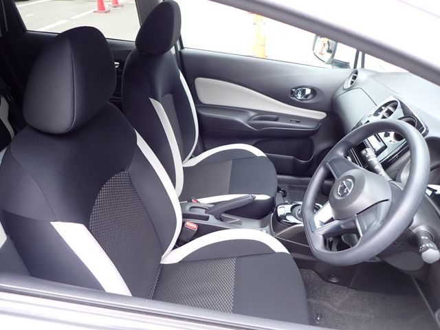 Nissan NOTE 2018-08 6870-13