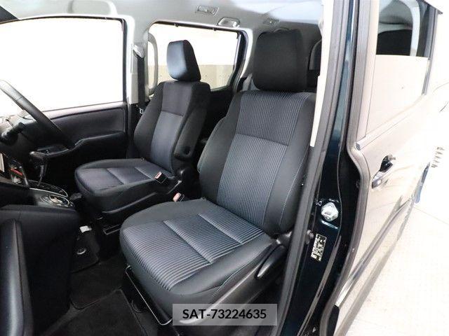 Toyota VOXY 2015-05 373121-5