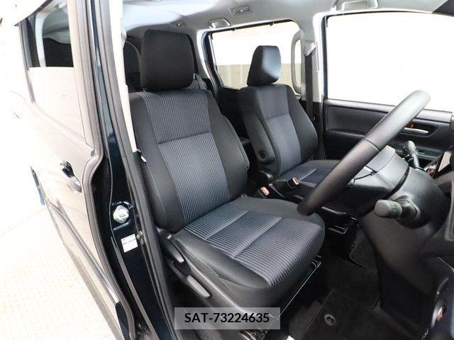 Toyota VOXY 2015-05 373121-3