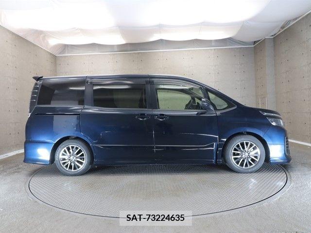 Toyota VOXY 2015-05 373121-22