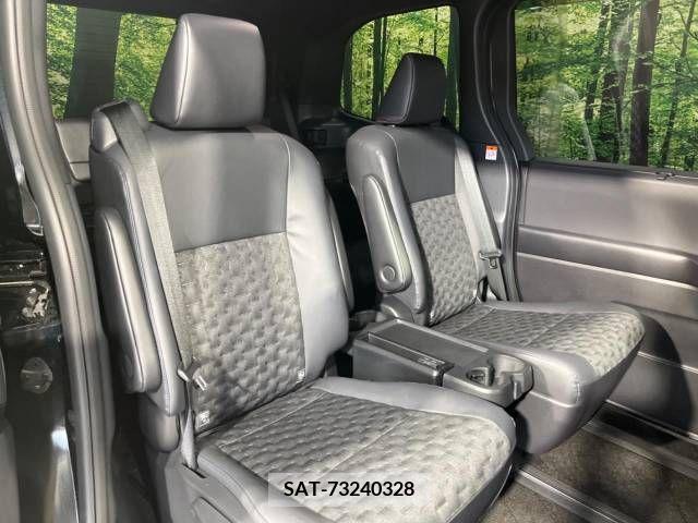 Toyota VOXY 2023-03 288903-9