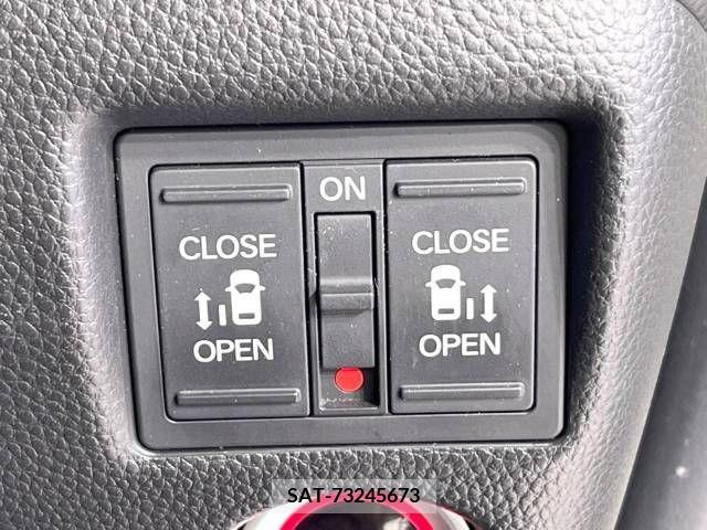 Honda N BOX CUSTOM 2018-03 306969-5