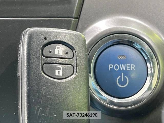 Toyota PRIUS ALPHA 2014-02 219232-7