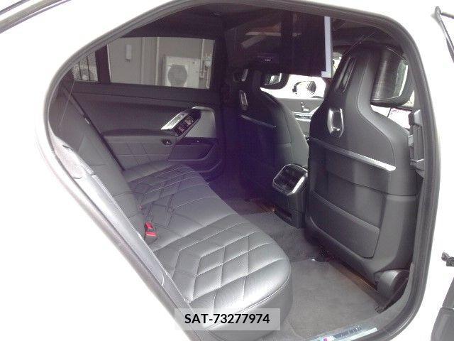 Bmw i7 2023-12 318984-19