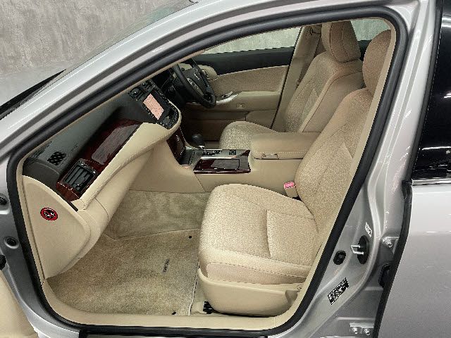 Toyota CROWN SEDAN 2011-12 192780-12