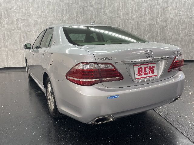 Toyota CROWN SEDAN 2011-12 192780-8