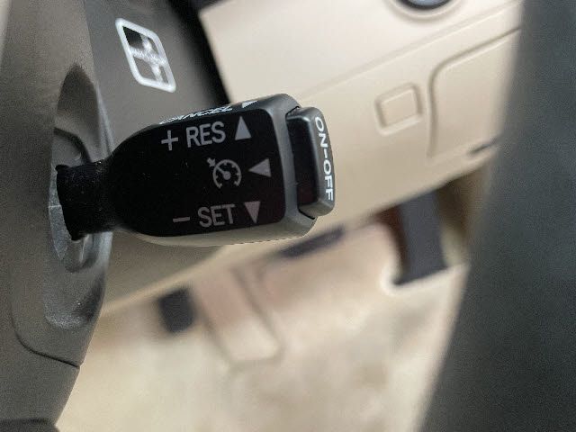 Toyota CROWN SEDAN 2011-12 192780-16
