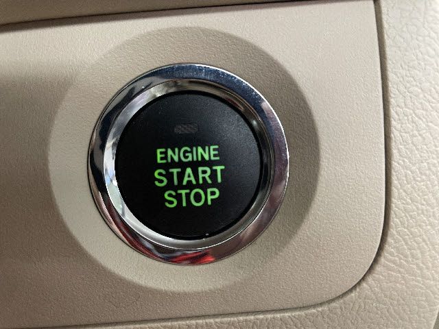 Toyota CROWN SEDAN 2011-12 192780-23