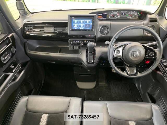 Honda N BOX CUSTOM 2021-12 278915-1