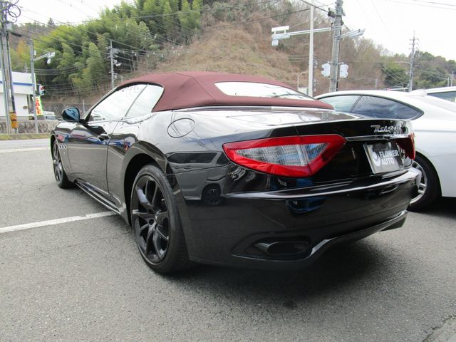 Maserati GranCabrio 2012-08 1060-4