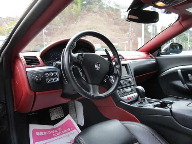 Maserati GranCabrio 2012-08 1060-17