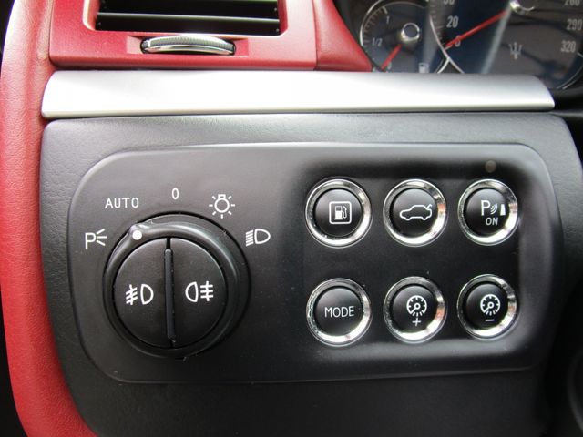 Maserati GranCabrio 2012-08 1060-28