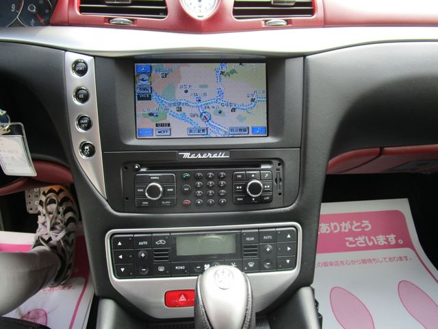 Maserati GranCabrio 2012-08 1060-26