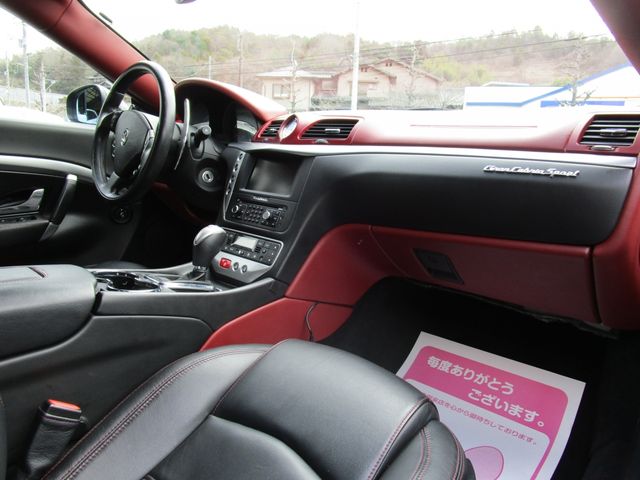 Maserati GranCabrio 2012-08 1060-23