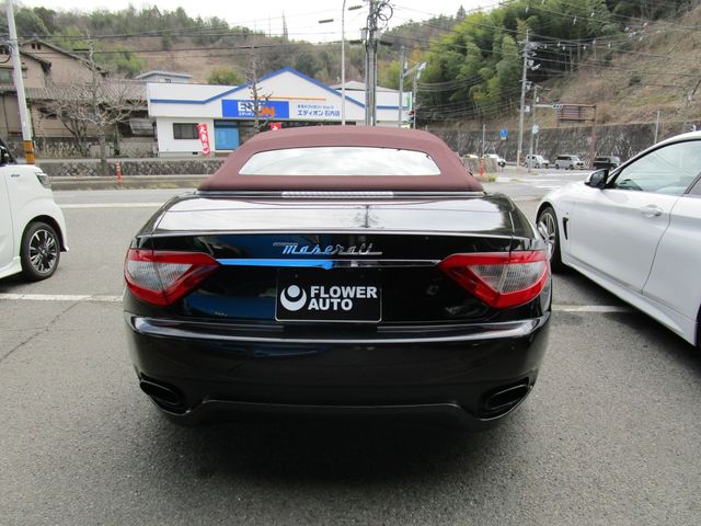 Maserati GranCabrio 2012-08 1060-14