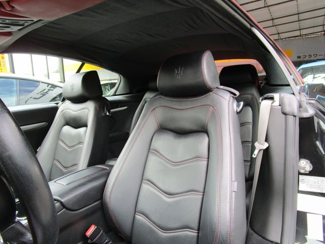 Maserati GranCabrio 2012-08 1060-18