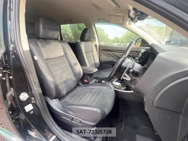 Mitsubishi OUTLANDER PHEV 2015-07 329535-1
