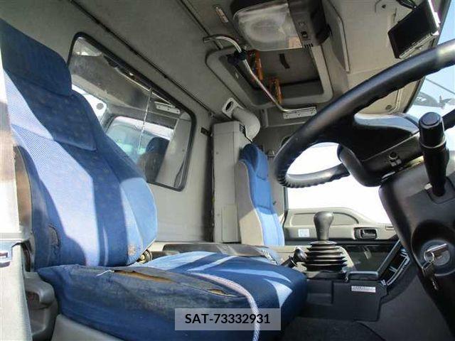 Isuzu GIGA 2013-02 270765-11