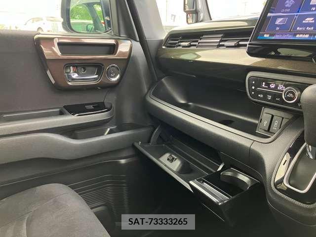 Honda N BOX 2019-04 278843-18
