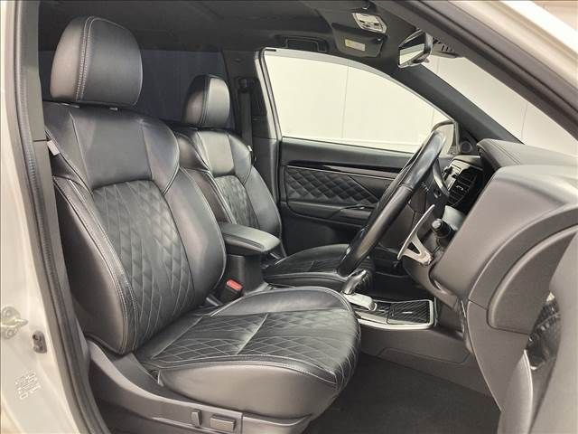 Mitsubishi OUTLANDER PHEV 2018-11 22712-11