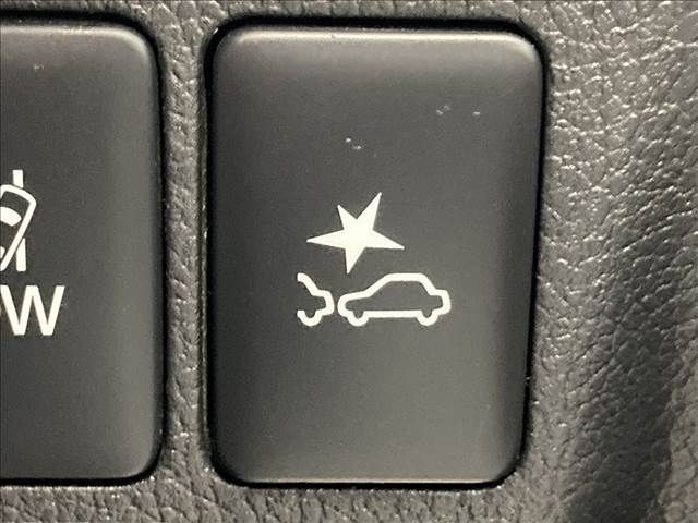 Mitsubishi OUTLANDER PHEV 2018-11 22712-7