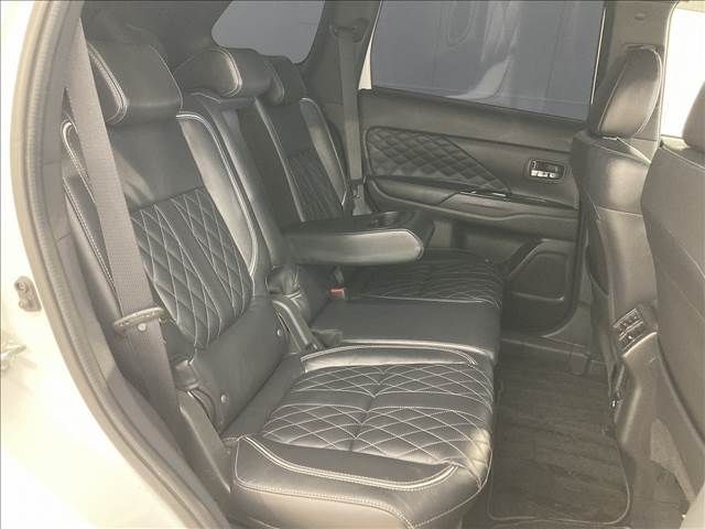 Mitsubishi OUTLANDER PHEV 2018-11 22712-12
