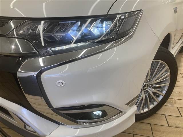 Mitsubishi OUTLANDER PHEV 2018-11 22712-18