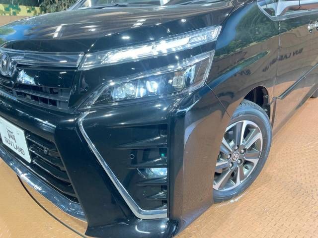 Toyota VOXY 2019-11 13869-12