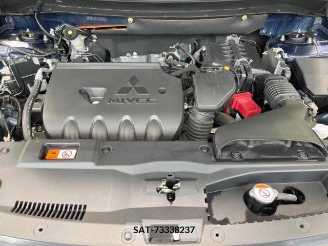 Mitsubishi OUTLANDER 2014-10 281112-19