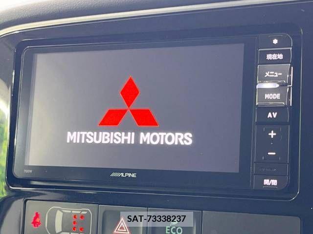 Mitsubishi OUTLANDER 2014-10 281112-3