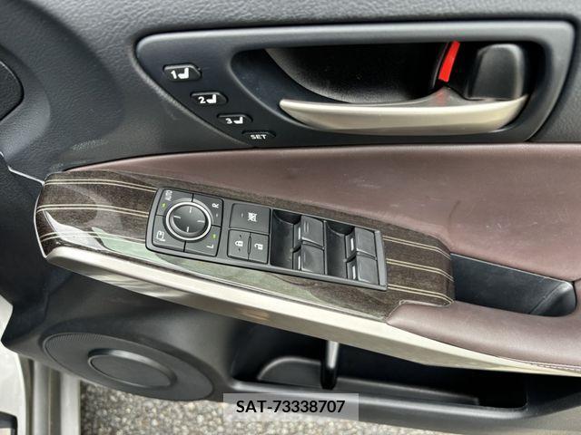 Lexus IS 2016-12 300007-12