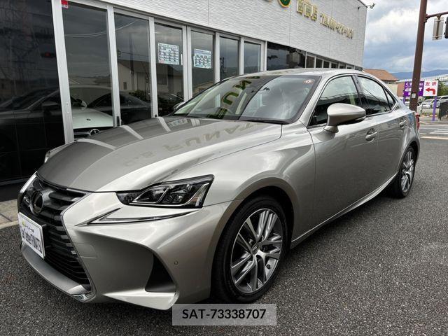 Lexus IS 2016-12 300007-0